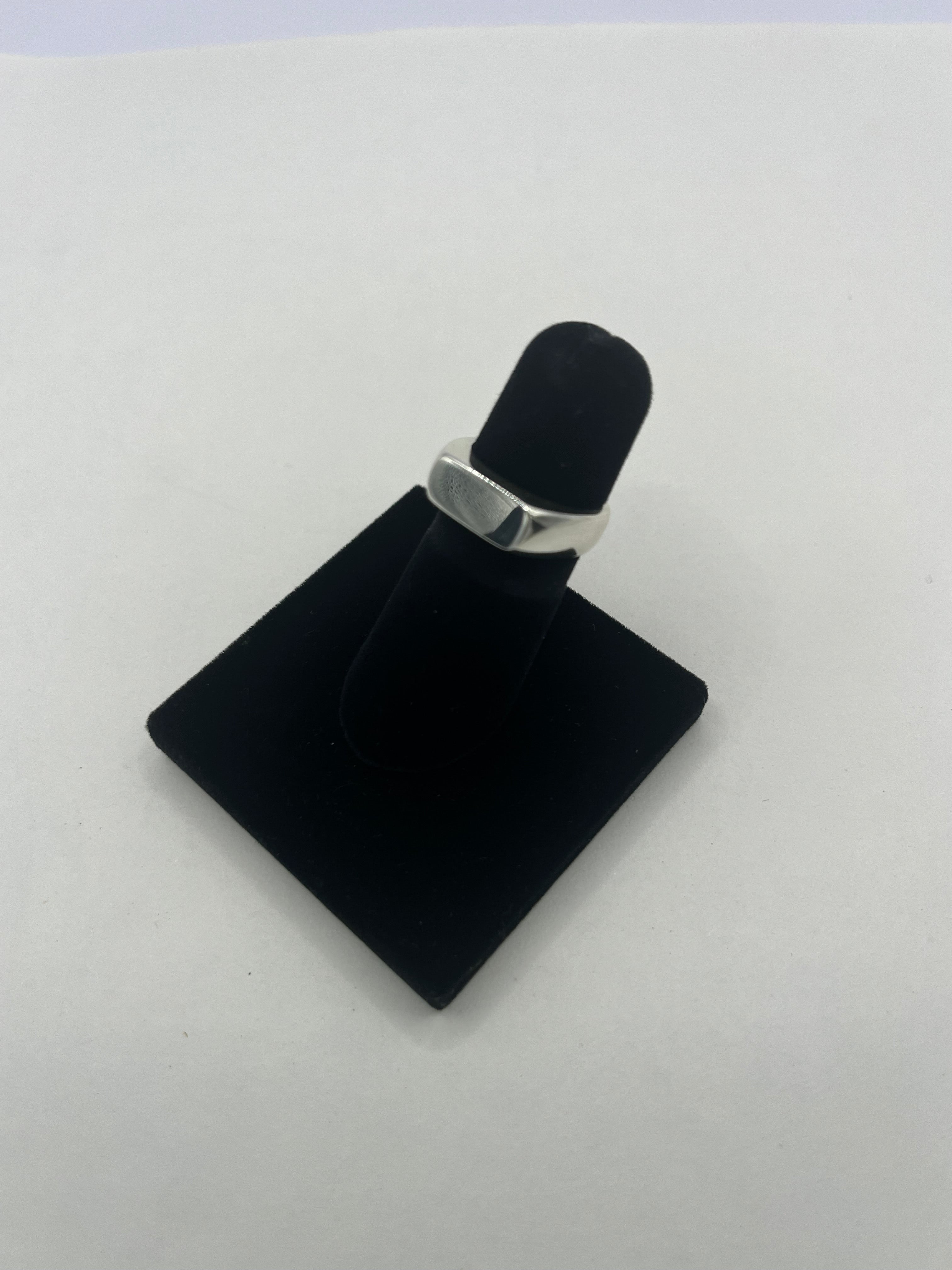 Flat Signet