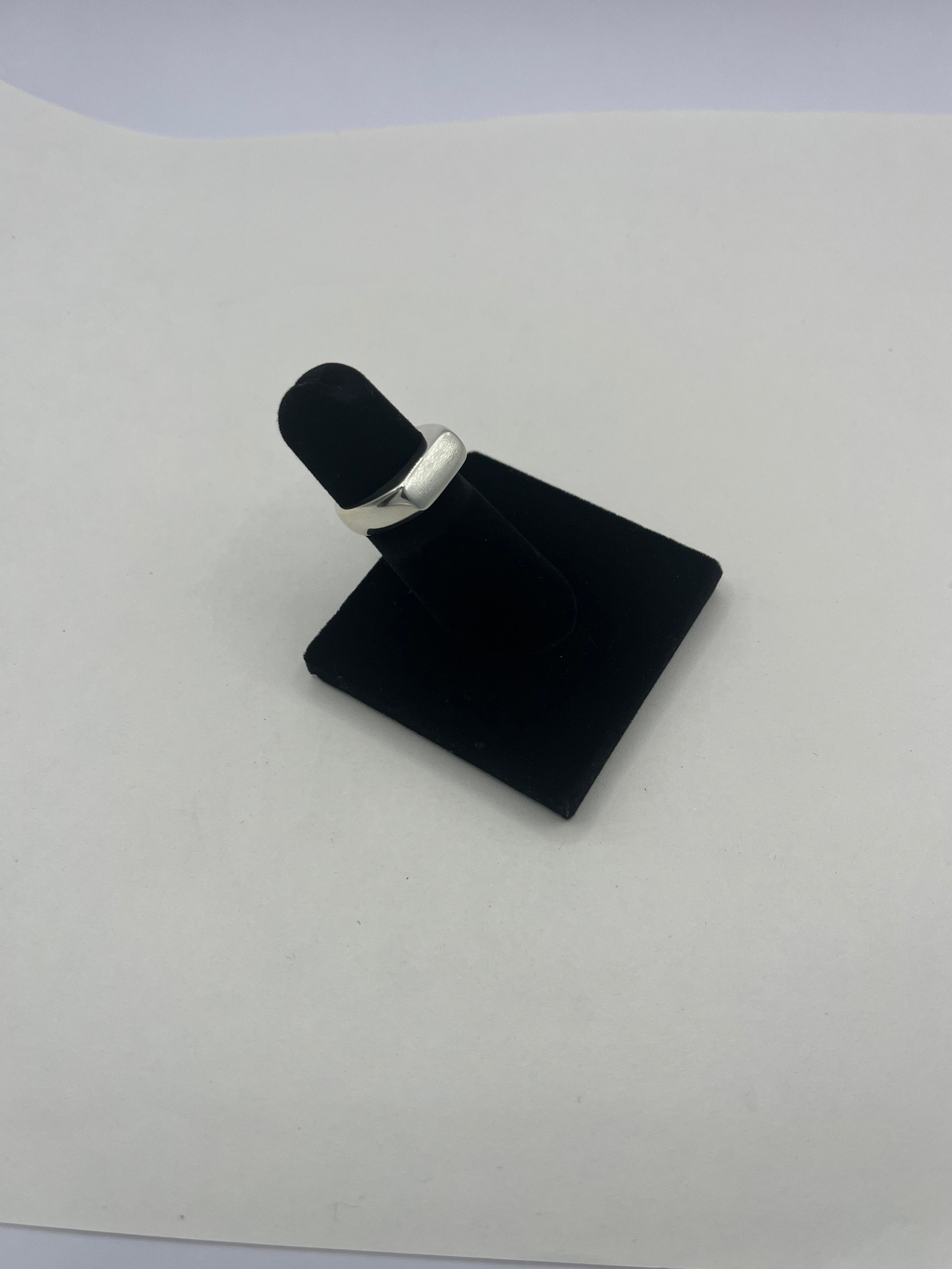 Flat Signet