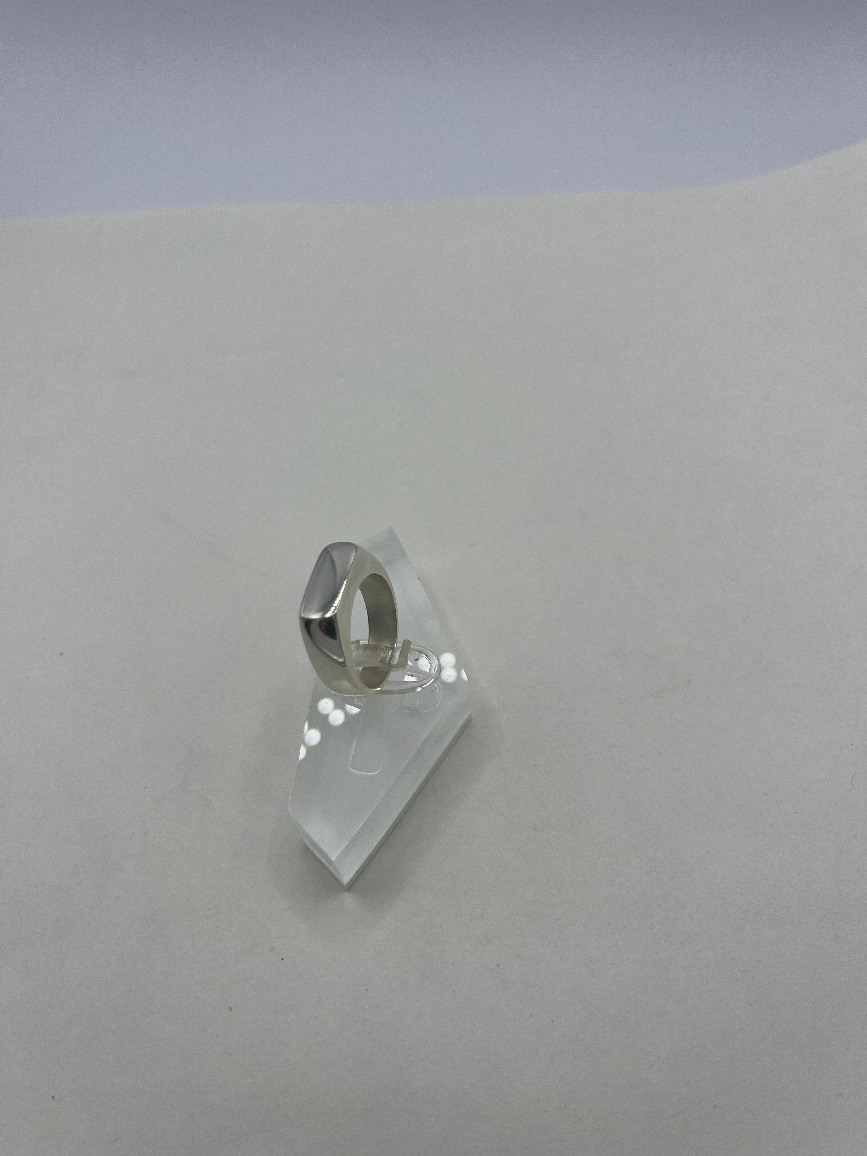 Flat Signet